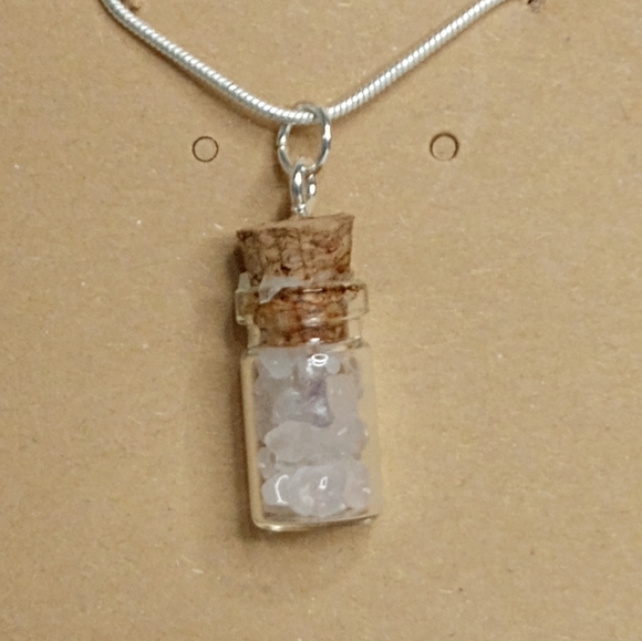 Glass bottle Rose Quartz crystal necklace - Picture 5 of 8